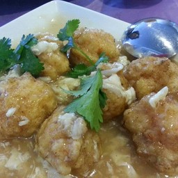 ลูกชิ้นกุ้งซอสปู