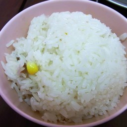 ข้าวมันเพิ่มคุณค่าด้วย แครอทและข้าวโพด