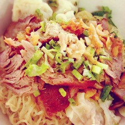 บะหมี่เกี๊ยวหมูแดง ท่าข้าม 30