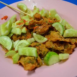 ทอดมันแม่น้องใหม่ (เจ้าเก่าตลาดสวนหลวง) จุฬาซอย18
