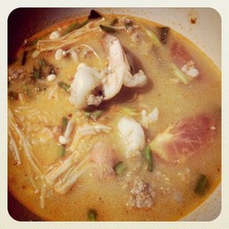 ข้าวต้มปลาเมืองชล เจ้าเก่าลาดพร้าว 48 และ เดอะซีน