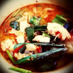 ศูนย์อาหารแฮปปี้แลนด์