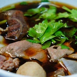 เกาเหลาเนื้อตุ๋นเจ้าเก่าตลาดพลู (เจ๊เอ้)