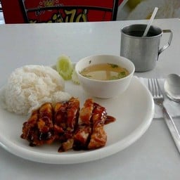 ศูนย์อาหารเครื่องดื่มตลาดสดแม่เหียะ