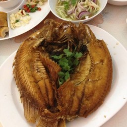 ปลาทอดน้ำปลา อีกหนึ่งเมนูแนะนำของร้าน อร่อยมาก ปลาตัวbig Size