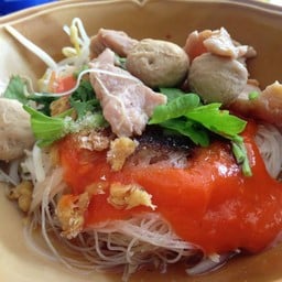 ก๋วยเตี๋ยวน้ำแดงเจ๊มาลี
