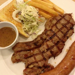 สเต็กเนื้อและไส้กรอกหมู 179