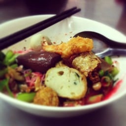 เย็นตาโฟกุ้งทอด