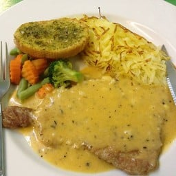 สเต๊กเสรีไทย 57 ปากซอย 36