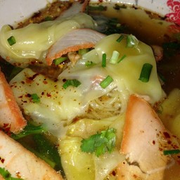 ก๋วยเตี๋ยวเครื่องในหมู 40 ปี