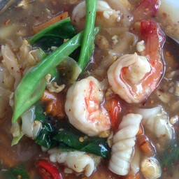 ก๋วยเตี่ยวราดหน้าซีฟู้ด