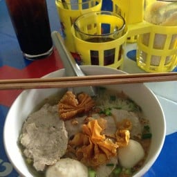 ก๋วยเตี๋ยวหมูน้ำใส สถานีรถไฟชุมพร