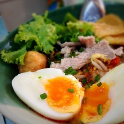 ร้านก๋วยเตี๋ยวหมูตุ๋นบอกต่อ วัชรพล