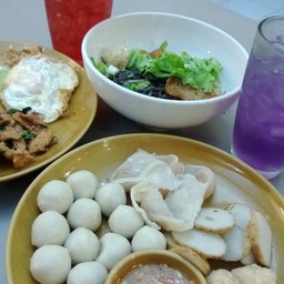 ก๋วยเตี๋ยวลูกชิ้นกุ้ง