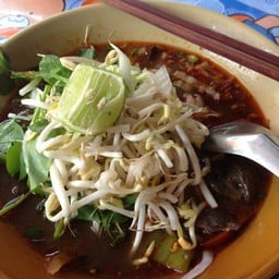 ป้าสวย ข้าวซอย น้ำเงี๊ยว