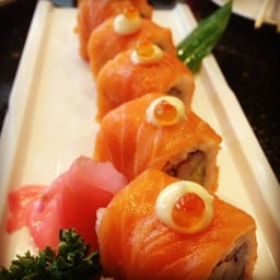 แซลมอนโรล