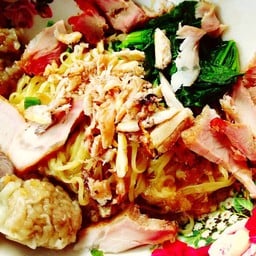 บะหมี่เกี๊ยวปูหมูแดง 35฿