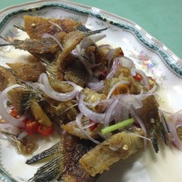 ยำปลาสลิด