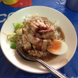 ข้าวหมูแดงหมูกรอบไม่ใส่กุนเชียง