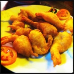 กุ้งแะปลาหมึกชุบแป้งทอด