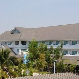 โรงแรมธนินทรกรีนปาร์ค