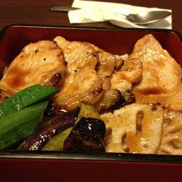 ข้าวหน้าหมูซูมิบูตะ