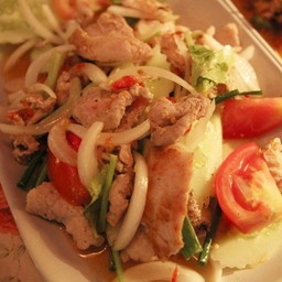  ยำหมูย่าง 