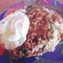 อาหารตามสั่งตลาด ร.8