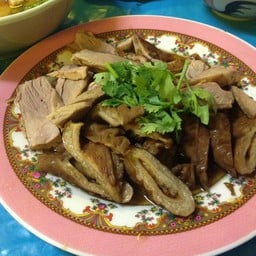 ร้านข้าวต้มบรรพต