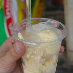 ไอศครีมนมสด ไข่แข็ง