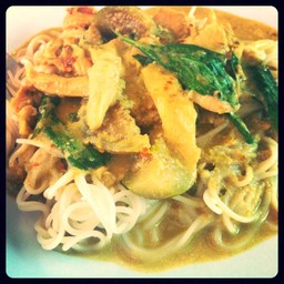 ก๋วยเตี๋ยวดู๋ดี๋ ชักธง