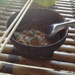ก๋วยเตี๋ยวกะลา บางนกแขวก