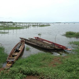 เดินเลยร้านไปหน่อย ชมวิวหนองหาน