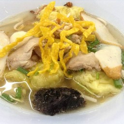 ก๋วยเตี๋ยวบ้านบึง ตลาดซุ้ย