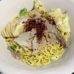 หลักชัย ก๋วยเตี๋ยวหมูบ้านบึง