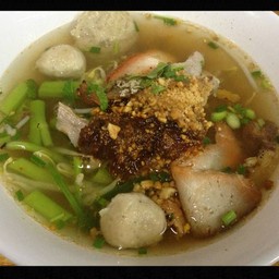 ก๋วยเตี๋ยวหมูพริกกะเหรี่ยง ตลาดสี่มุมเมือง
