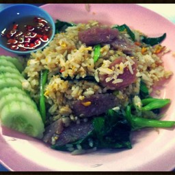 ข้าวผัดแหนม