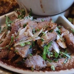 น้ำตกหมูรสจัดแต่กลมกล่อม