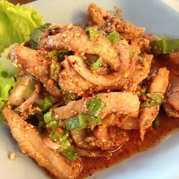 ป้าแดงไก่ย่างบางตาล ตลาดนัดสนามหลวง 2 (ตลาดส่วนขยาย)