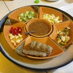 แหนมเนือง แป้งเค้าดีมาก เหนียว ไม่ขาด