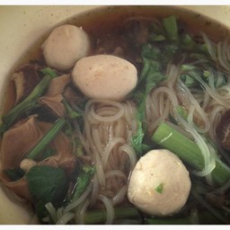 เล็กน้ำหมูตุ๋น