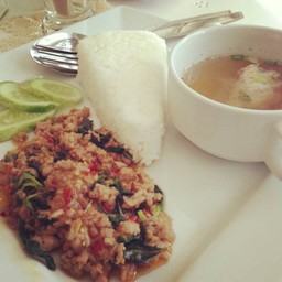 ชุดข้าวราดกะเพราหมูสับ 59 บาท