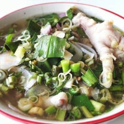 และขาดไม่ได้กับ "ซุปเปอร์ขาไก่" ชามนี้