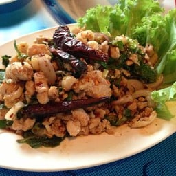 ลาบไก่ 69 บาท กลมกล่อม 