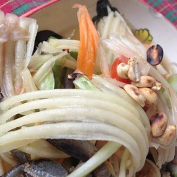 น้ำใสใจจริง