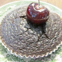 Rasberry devil' s foof muffin