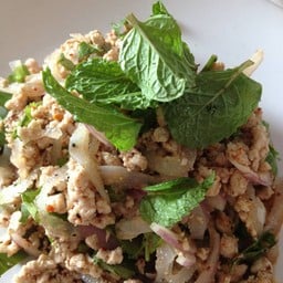 ส้มตำร้ามสามใบเถา