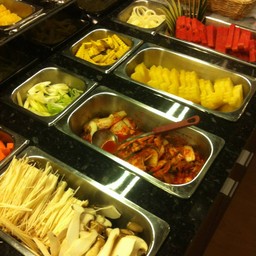 อาหารที่วางไว้ให้ตัก