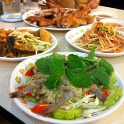 กุ้งแช่น้ำปลา