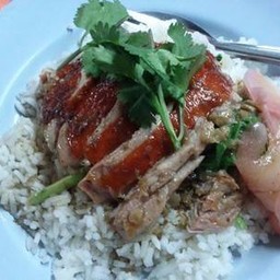 หนึ่งข้าวหมูแดง หมูกรอบ